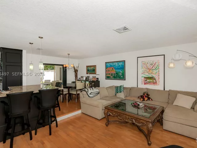 3-bedroom home for sale in Hollywood - 3900 N 43rd Ave - MondialRealty
