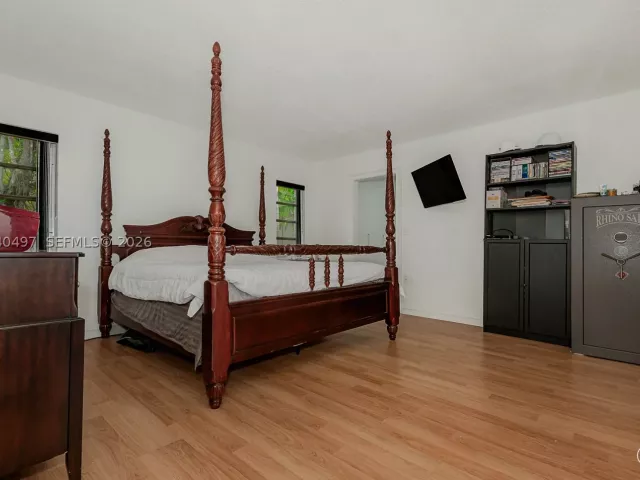 3-bedroom home for sale in Hollywood - 3900 N 43rd Ave - MondialRealty