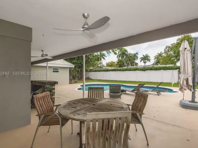 3-bedroom home for sale in Hollywood - 3900 N 43rd Ave - MondialRealty