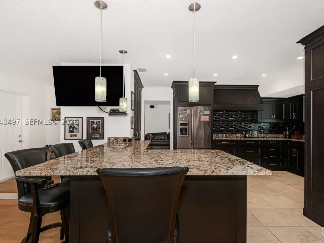 3-bedroom home for sale in Hollywood - 3900 N 43rd Ave - MondialRealty