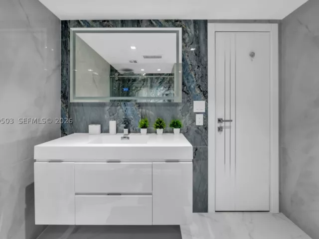 2-bedroom condo for rent in Hallandale Beach - 1965 S Ocean Dr 14F(availabale now) - MondialRealty