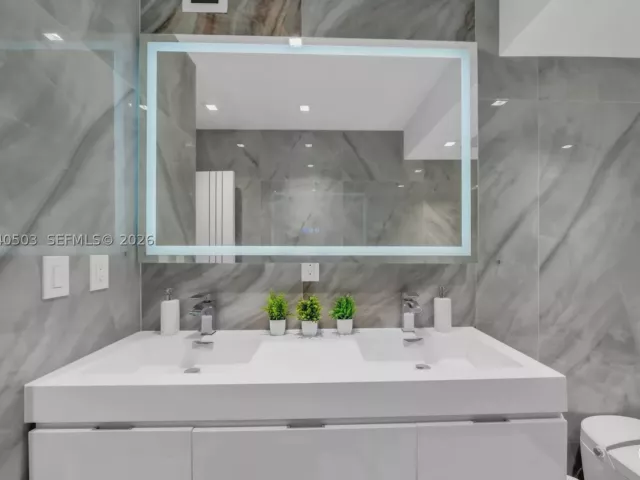 2-bedroom condo for rent in Hallandale Beach - 1965 S Ocean Dr 14F(availabale now) - MondialRealty