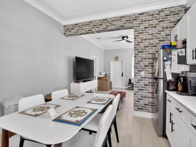 3-bedroom home for sale in Hollywood - 2465 Taylor Street - MondialRealty