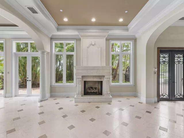 4-bedroom home for sale in Deerfield Beach - 453 NE 19th Avenue - MondialRealty