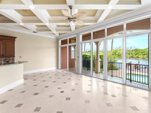 4-bedroom home for sale in Deerfield Beach - 453 NE 19th Avenue - MondialRealty
