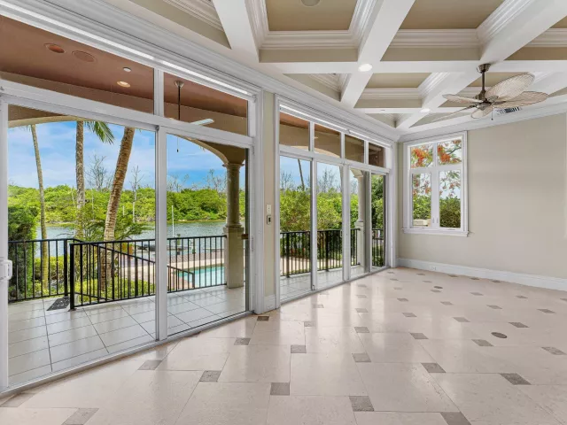 4-bedroom home for sale in Deerfield Beach - 453 NE 19th Avenue - MondialRealty