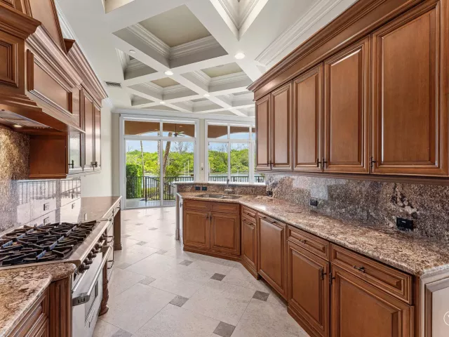 4-bedroom home for sale in Deerfield Beach - 453 NE 19th Avenue - MondialRealty