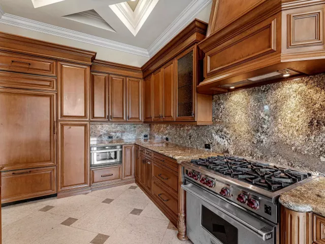 4-bedroom home for sale in Deerfield Beach - 453 NE 19th Avenue - MondialRealty
