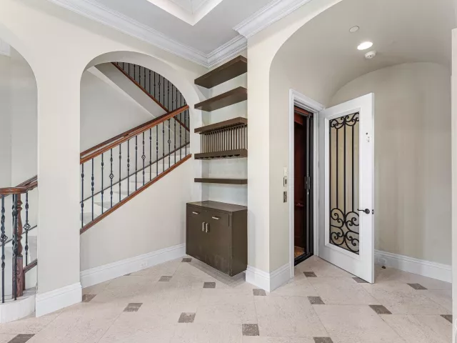 4-bedroom home for sale in Deerfield Beach - 453 NE 19th Avenue - MondialRealty