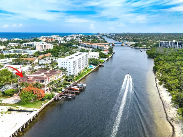 4-bedroom home for sale in Deerfield Beach - 453 NE 19th Avenue - MondialRealty