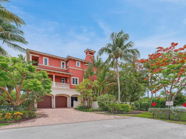 4-bedroom home for sale in Deerfield Beach - 453 NE 19th Avenue - MondialRealty