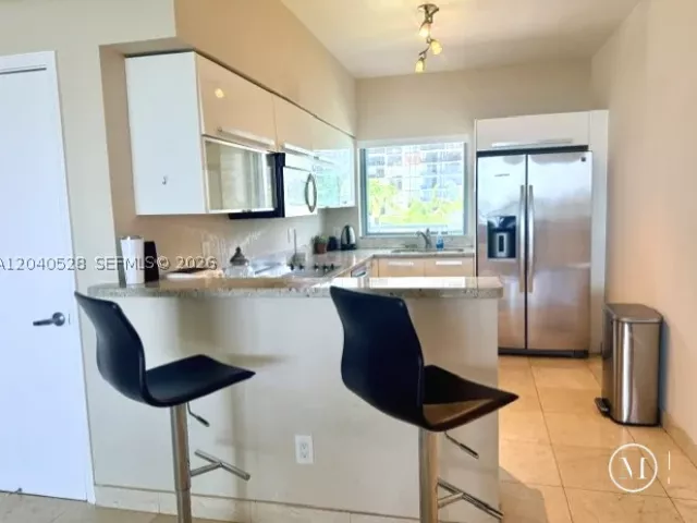 2-bedroom condo for sale in Miami - 601 NE 36th St 803 - MondialRealty