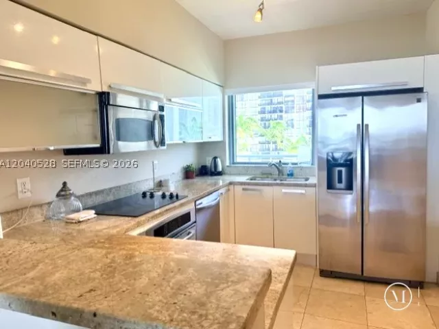 2-bedroom condo for sale in Miami - 601 NE 36th St 803 - MondialRealty