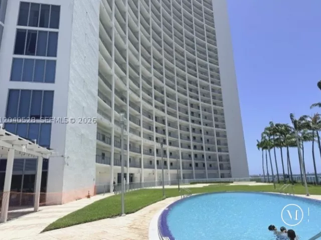 2-bedroom condo for sale in Miami - 601 NE 36th St 803 - MondialRealty