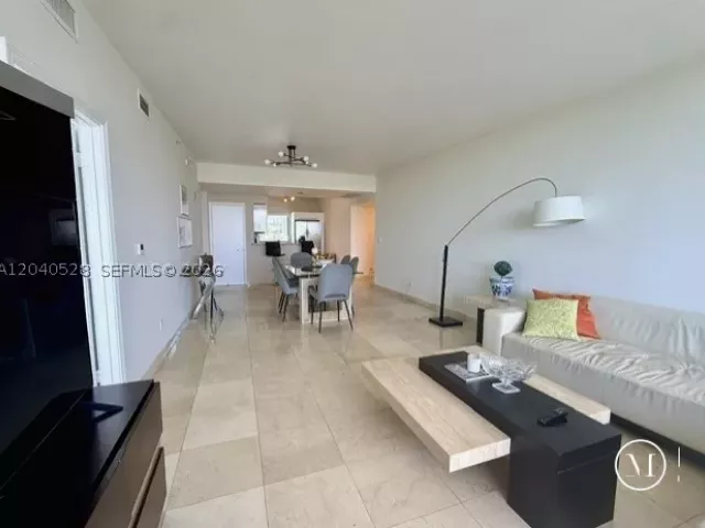 2-bedroom condo for sale in Miami - 601 NE 36th St 803 - MondialRealty