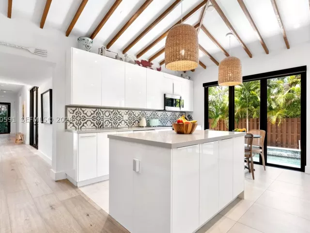 4-bedroom home for rent in Miami - 547 NE 59th St - MondialRealty