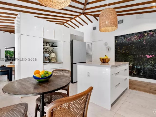 4-bedroom home for rent in Miami - 547 NE 59th St - MondialRealty