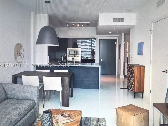 1-bedroom condo for rent in Miami - 1080 Brickell Ave 3203 - MondialRealty