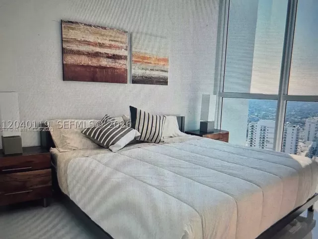 1-bedroom condo for rent in Miami - 1080 Brickell Ave 3203 - MondialRealty
