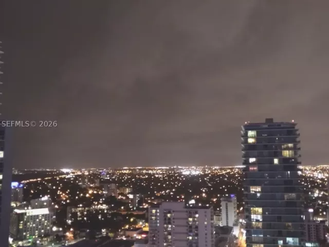 1-bedroom condo for rent in Miami - 1080 Brickell Ave 3203 - MondialRealty