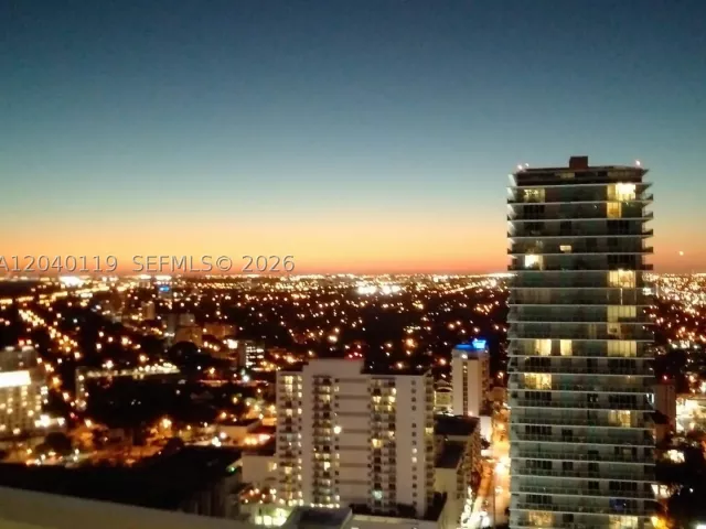 1-bedroom condo for rent in Miami - 1080 Brickell Ave 3203 - MondialRealty