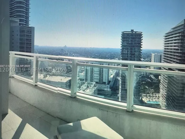 1-bedroom condo for rent in Miami - 1080 Brickell Ave 3203 - MondialRealty