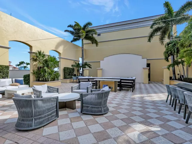 2-bedroom condo for rent in West Palm Beach - 701 S Olive Avenue 1205 - MondialRealty