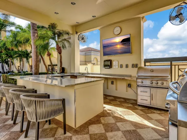 2-bedroom condo for rent in West Palm Beach - 701 S Olive Avenue 1205 - MondialRealty