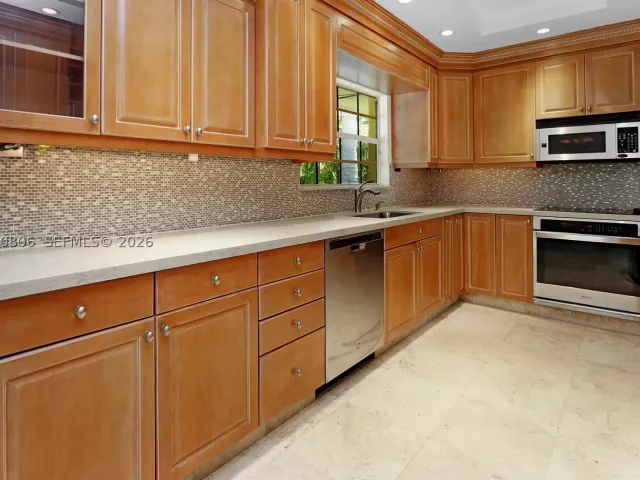 3-bedroom home for sale in Hollywood - 1030 Polk St - MondialRealty