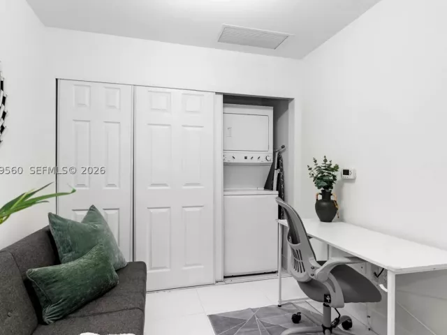 1-bedroom condo for rent in Miami - 1080 Brickell Ave 4103 - MondialRealty