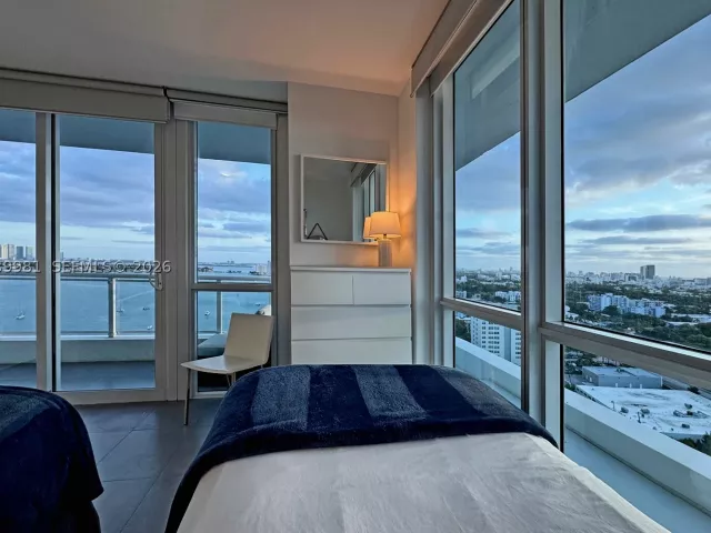 2-bedroom condo for rent in Miami Beach - 540 West Ave 2114 - MondialRealty