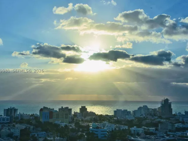 2-bedroom condo for rent in Miami Beach - 540 West Ave 2114 - MondialRealty