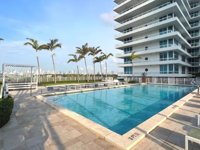 2-bedroom condo for rent in Miami Beach - 540 West Ave 2114 - MondialRealty