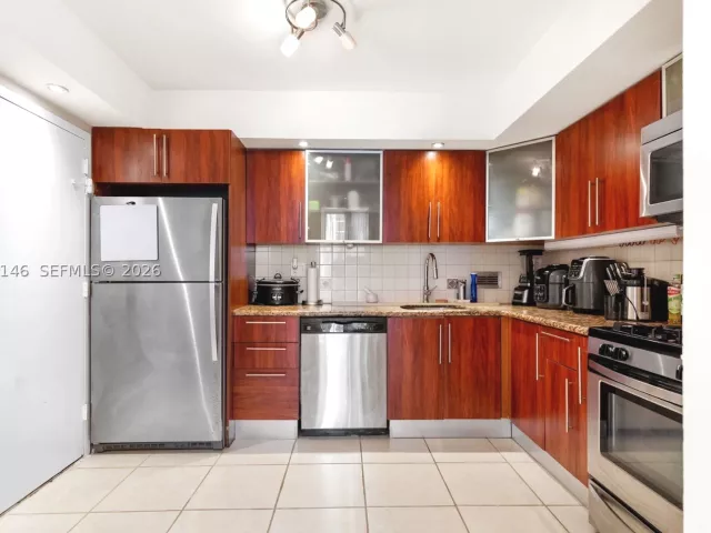 2-bedroom condo for sale in Hallandale Beach - 2030 S Ocean Dr 307 - MondialRealty