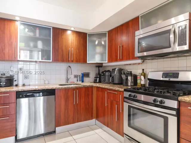 2-bedroom condo for sale in Hallandale Beach - 2030 S Ocean Dr 307 - MondialRealty