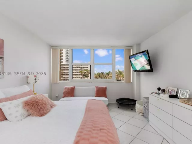 2-bedroom condo for sale in Hallandale Beach - 2030 S Ocean Dr 307 - MondialRealty
