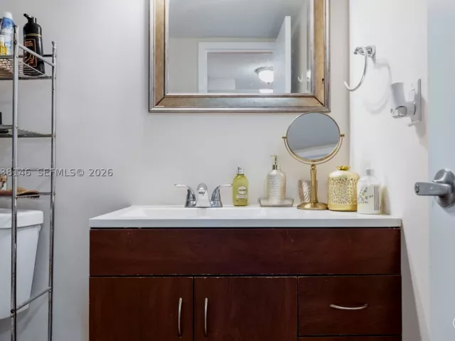 2-bedroom condo for sale in Hallandale Beach - 2030 S Ocean Dr 307 - MondialRealty