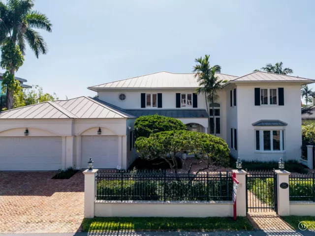 4-bedroom home for sale in Fort Lauderdale - 704 Isle Of Palms Drive - MondialRealty