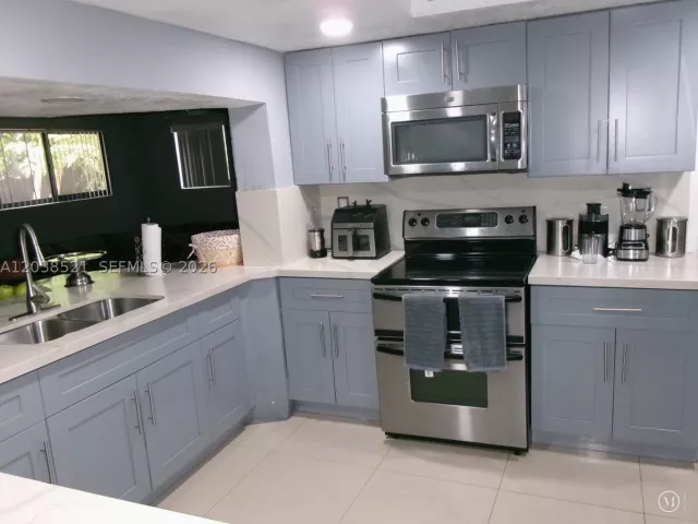 3-bedroom home for sale in Miami -  - MondialRealty