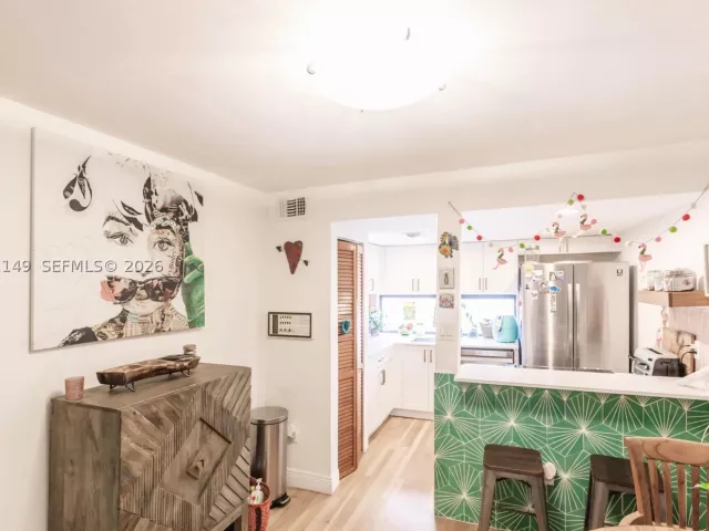2-bedroom home for sale in Miami - 2956 Bird Ave 6 - MondialRealty