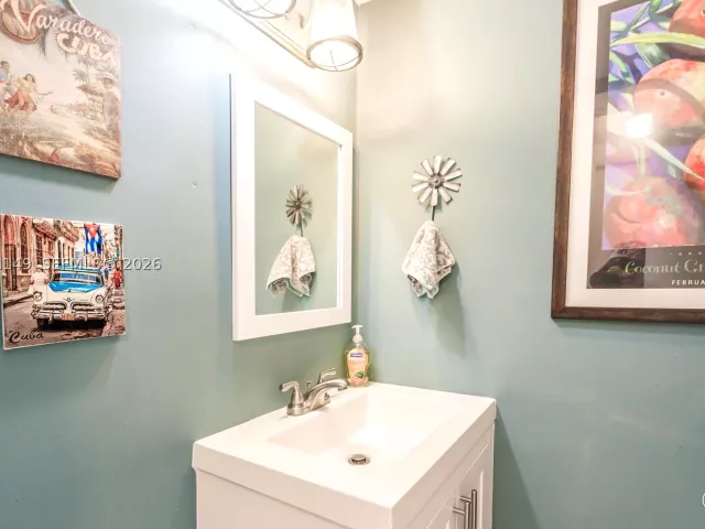 2-bedroom home for sale in Miami - 2956 Bird Ave 6 - MondialRealty