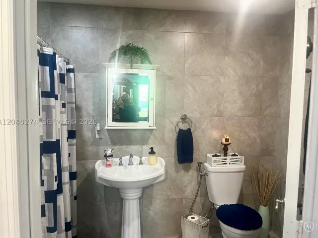 3-bedroom home for sale in Miami - 521 NW 32nd Pl - MondialRealty