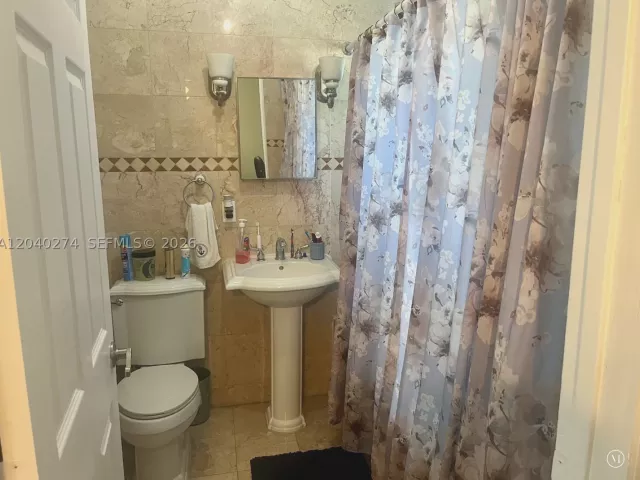 3-bedroom home for sale in Miami - 521 NW 32nd Pl - MondialRealty