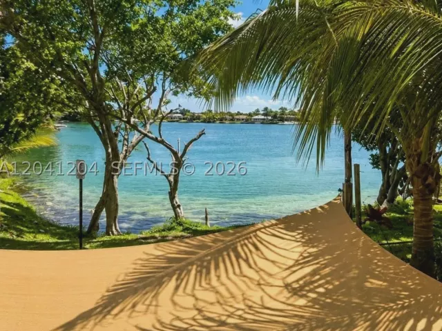 3-bedroom home for sale in Miami - 13918 SW 172nd Ter - MondialRealty