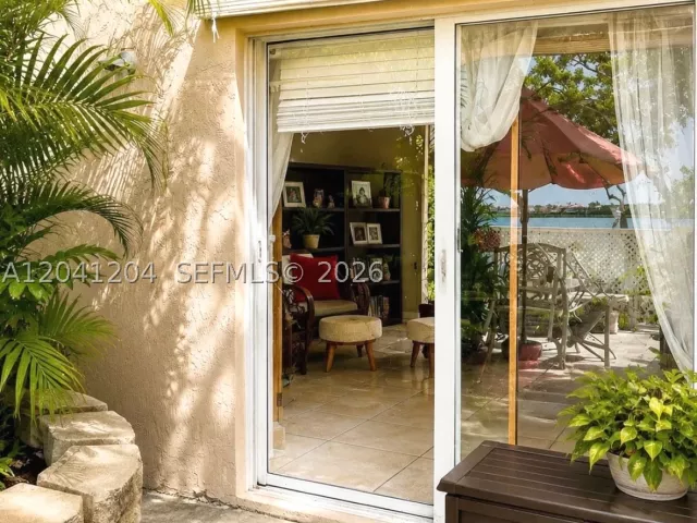 3-bedroom home for sale in Miami - 13918 SW 172nd Ter - MondialRealty