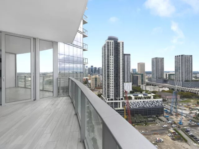 1-bedroom condo for sale in Miami - 851 NE 1st Avenue 2410 - MondialRealty