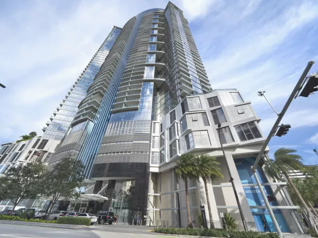 1-bedroom condo for sale in Miami - 851 NE 1st Avenue 2410 - MondialRealty