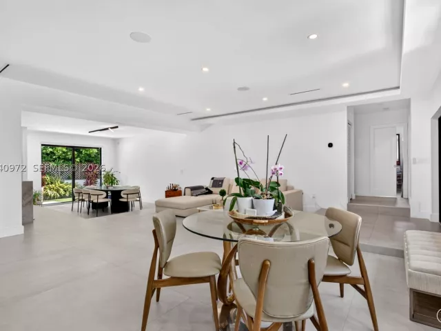 4-bedroom home for rent in Miami - 645 NE 53rd St - MondialRealty
