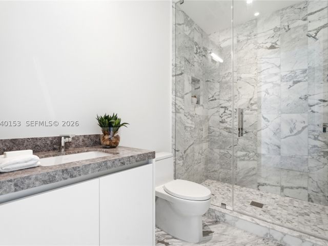 5-bedroom condo for sale in Miami - 175 SE 25th. 3401/3402 - MondialRealty