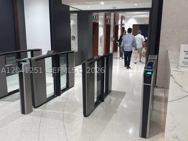 3-bedroom condo for sale in Miami - 1717 N Bayshore Dr D-3931 - MondialRealty